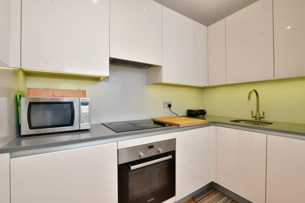Property photo 3 of 11 Kitchen.Jpg