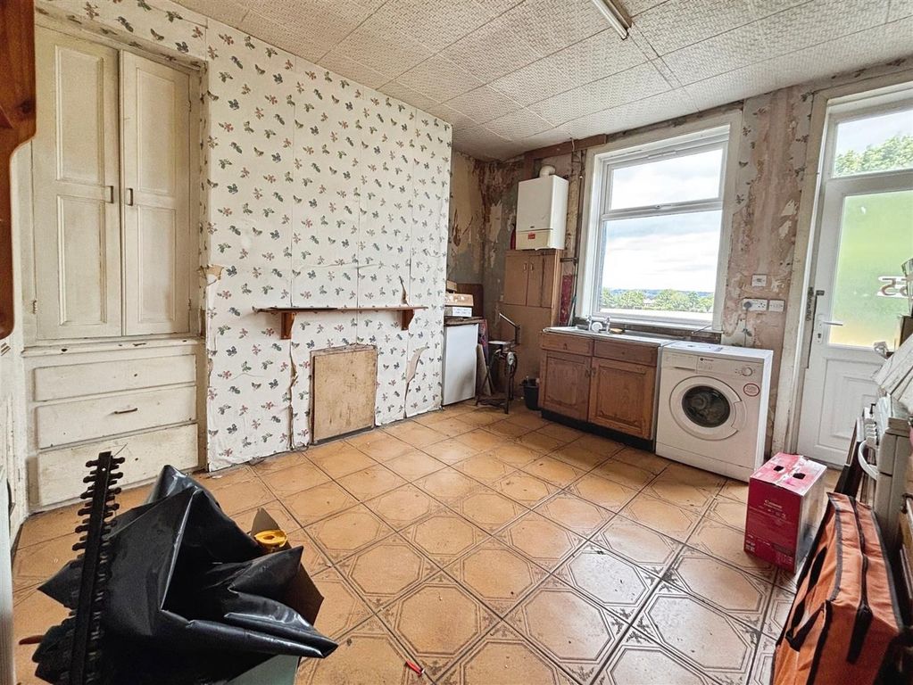 Property photo 3 of 18 Kitchen/Diner