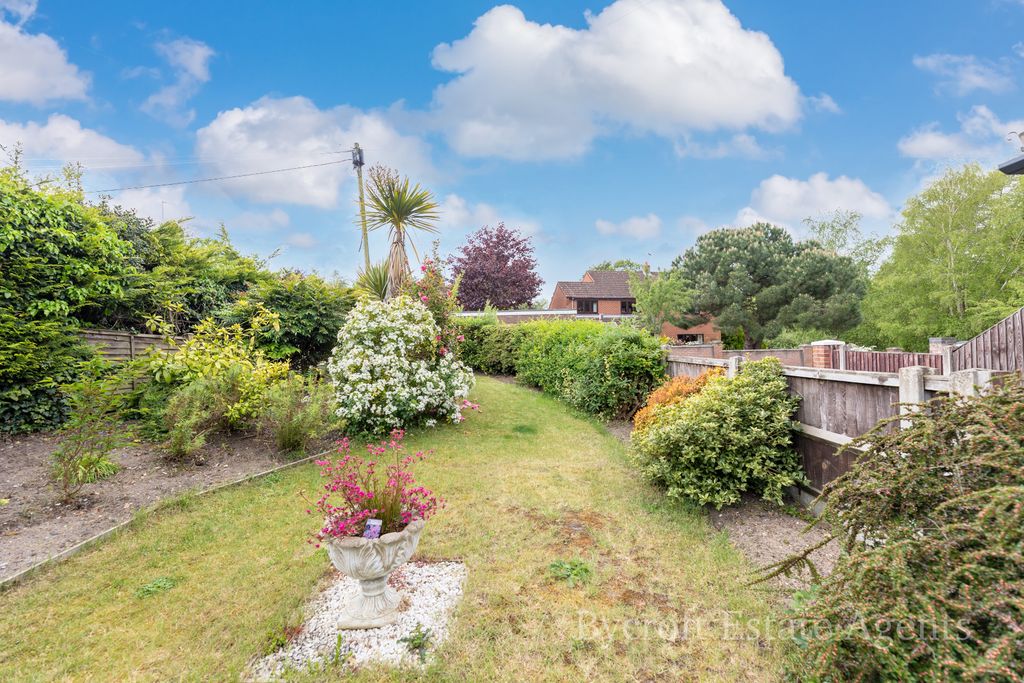 Property photo 2 of 16
