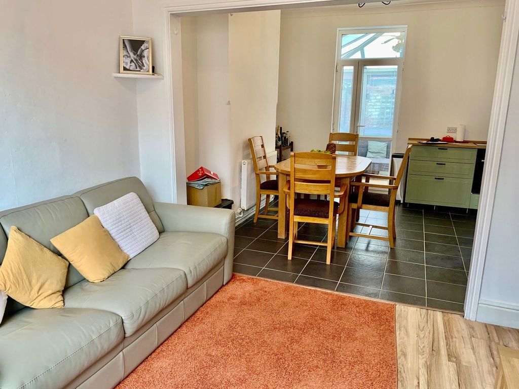 Property photo 3 of 16 Picture No. 14