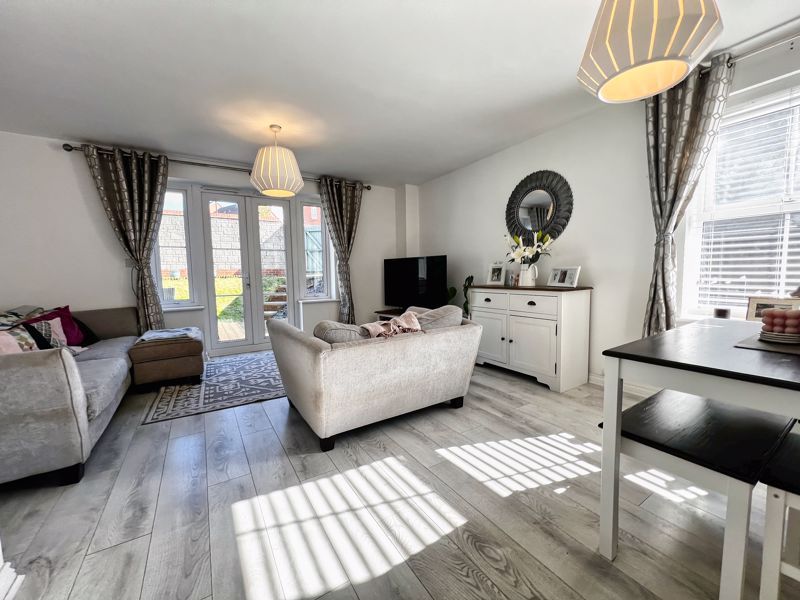 Property photo 2 of 9 Photo 8