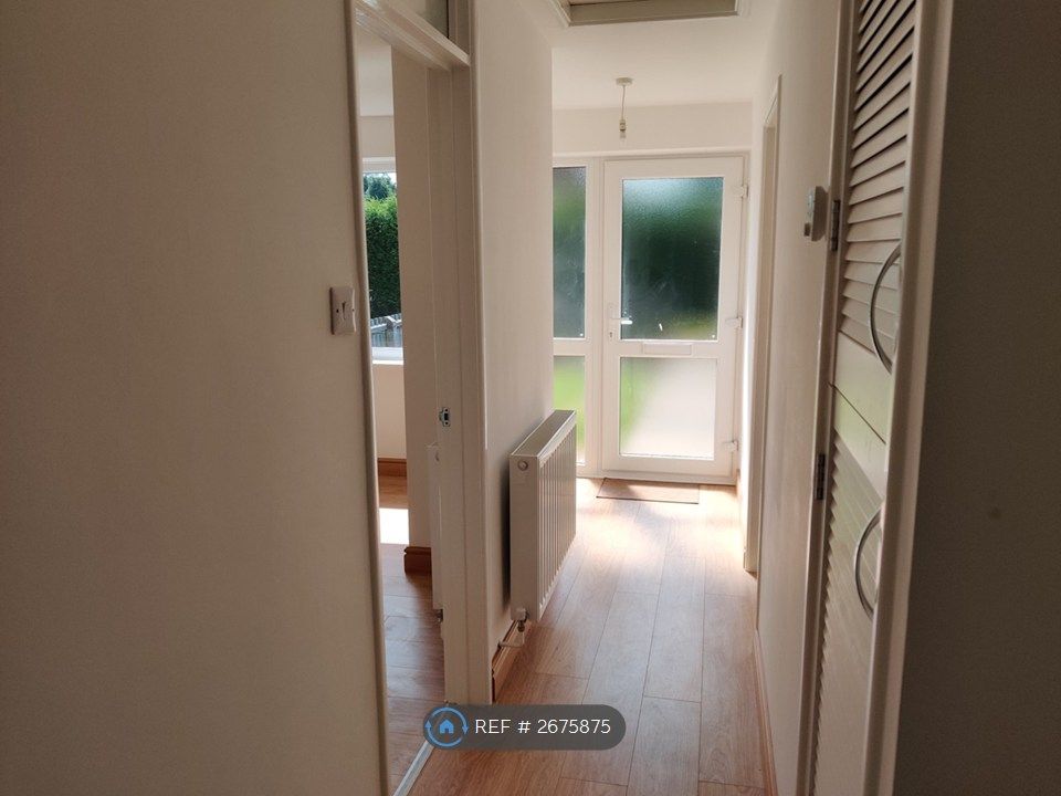 Property photo 3 of 9 Hallway