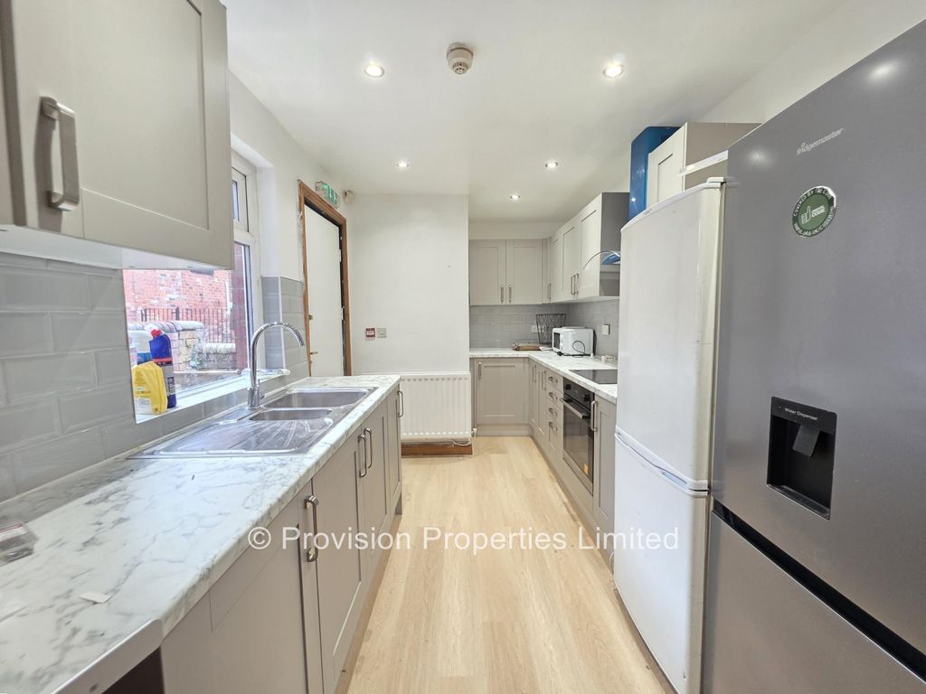 Property photo 2 of 10 Photo