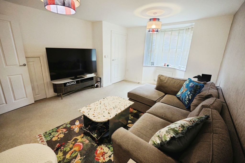 Property photo 2 of 13 Pbox-Img.Jpg