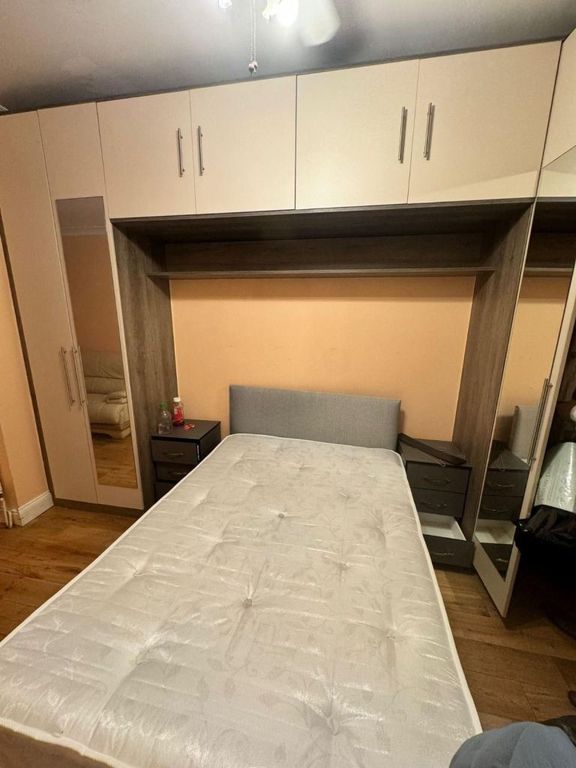 Property photo 1 of 2