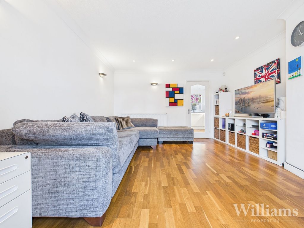 Property photo 3 of 20