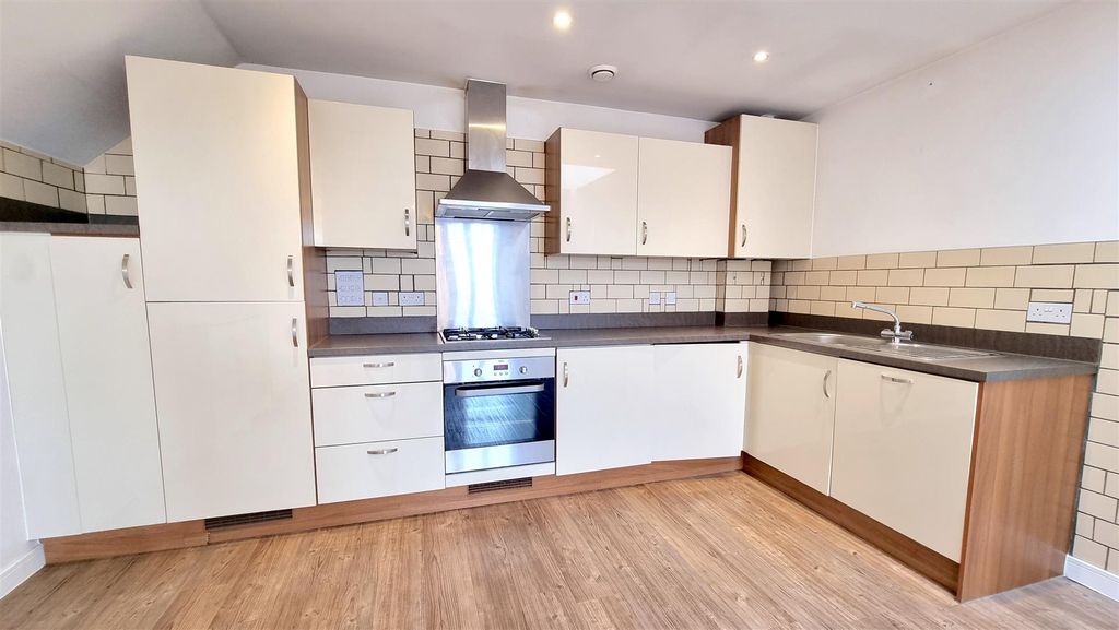 Property photo 3 of 12 Kitchen.Jpg