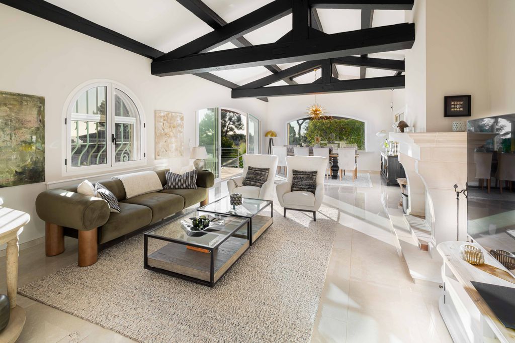 Property photo 3 of 29