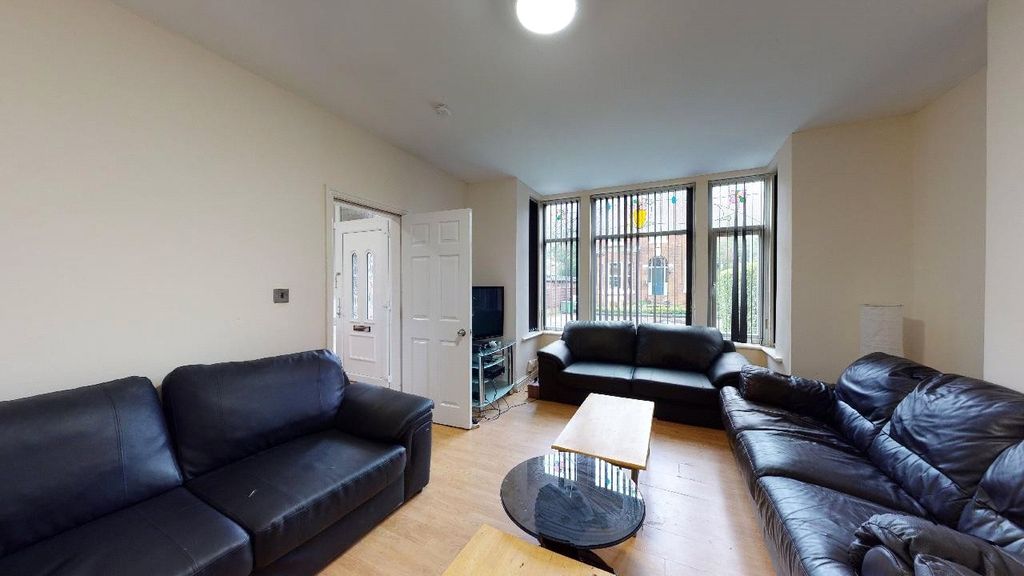 Property photo 3 of 21 Picture No. 16