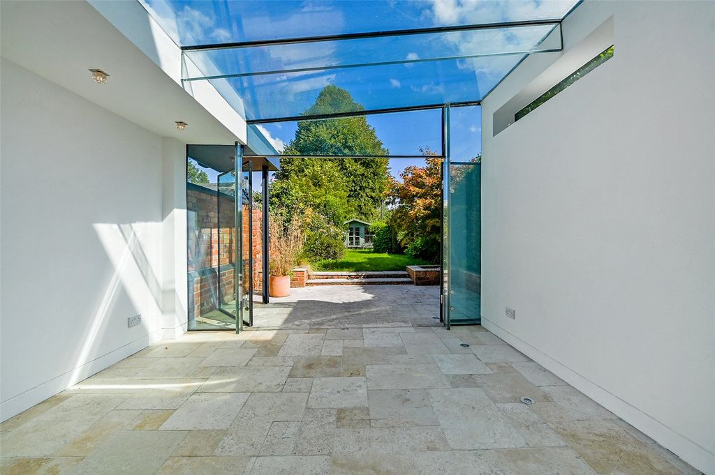 Property photo 2 of 10 Picture No. 11