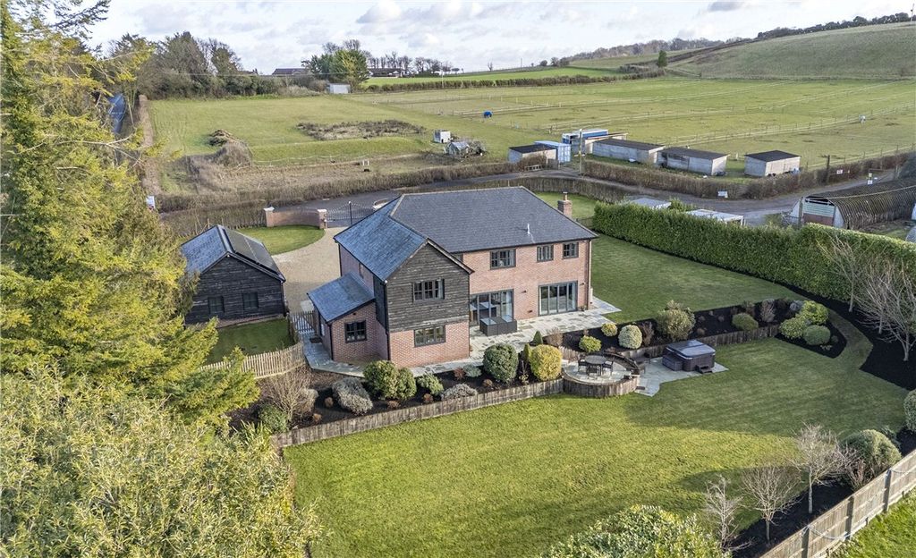 Property photo 2 of 19 Picture No. 24