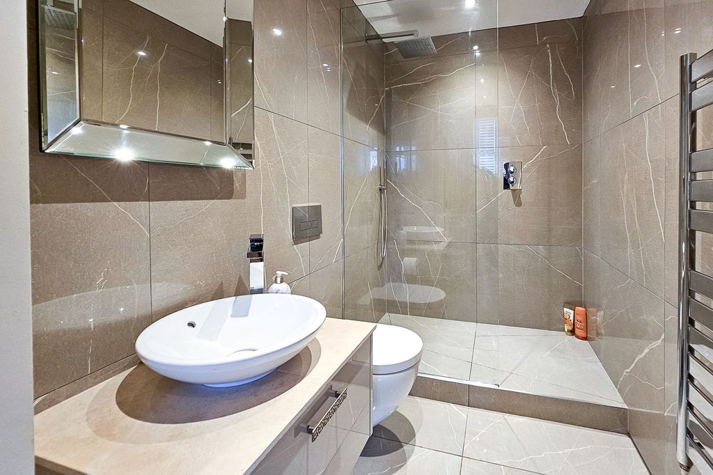 Additional image 16 of 2 bed flat for saleVictoria Avenue, 21 Victoria Avenue HG1