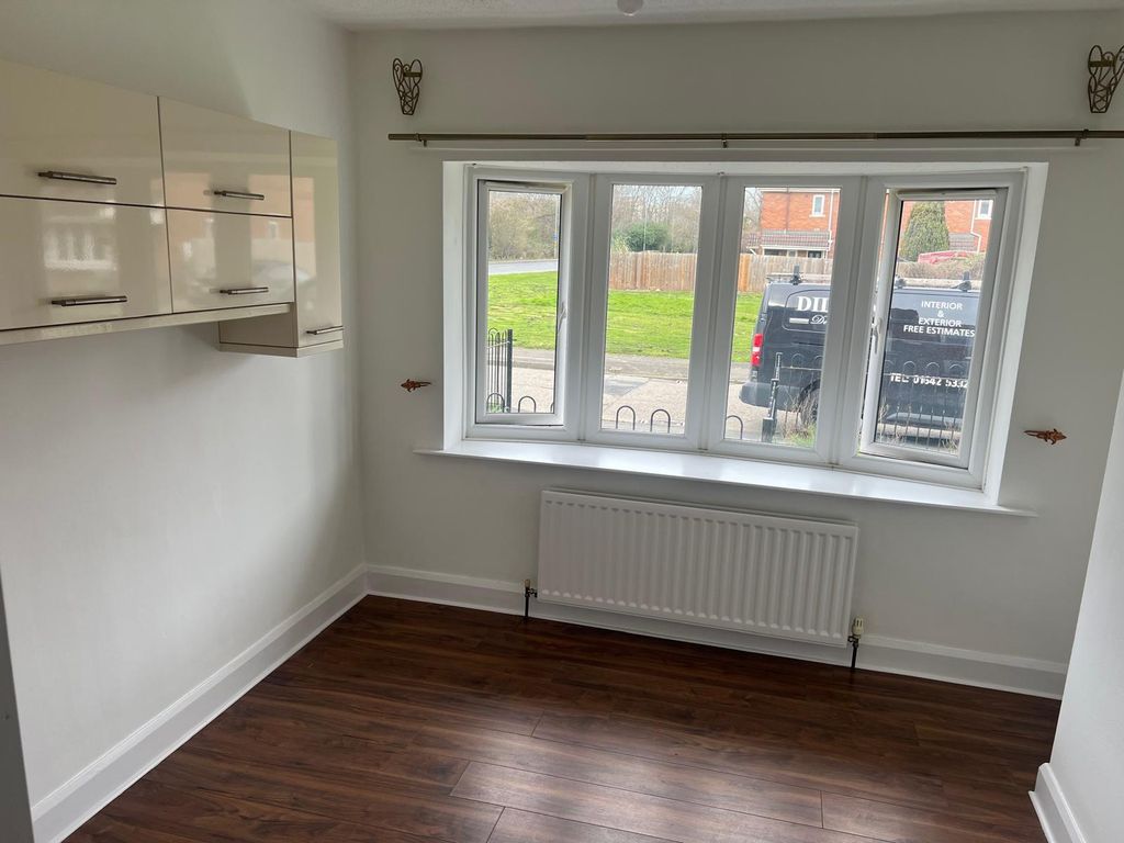 Property photo 3 of 11 Dining Room