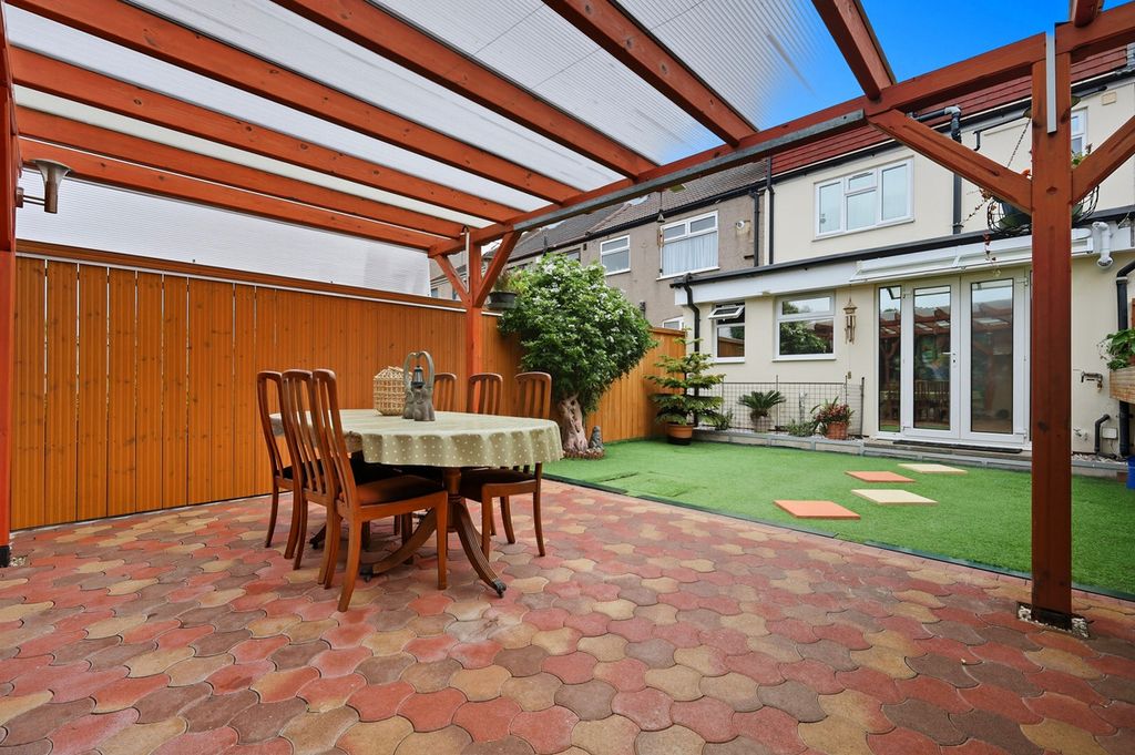 Property photo 3 of 30