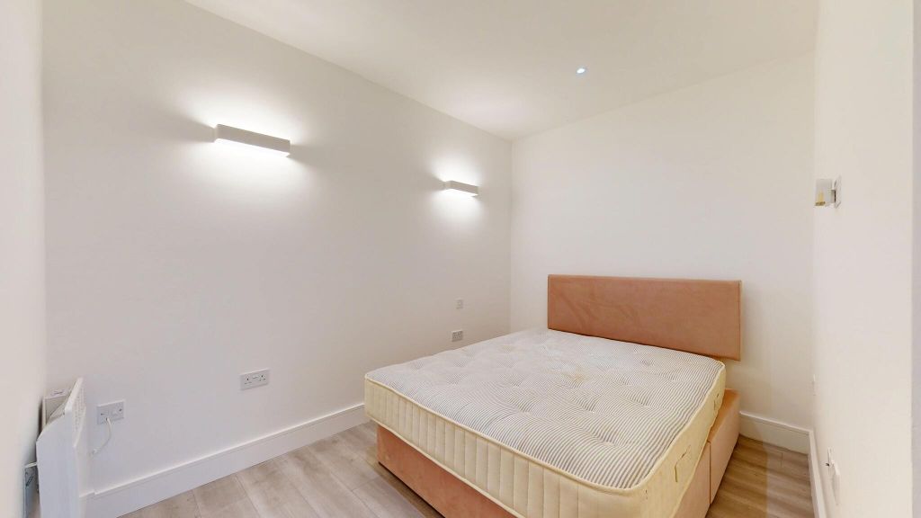 Property photo 3 of 13 Bedroom