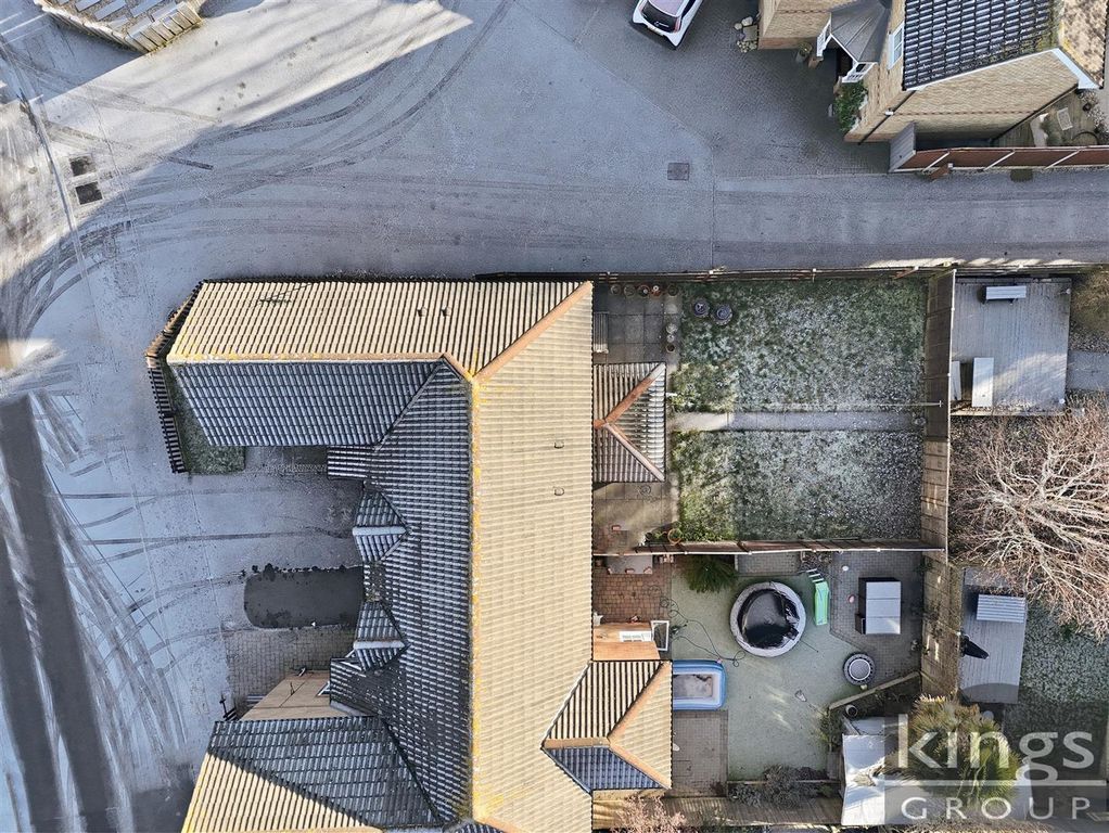 Property photo 2 of 20