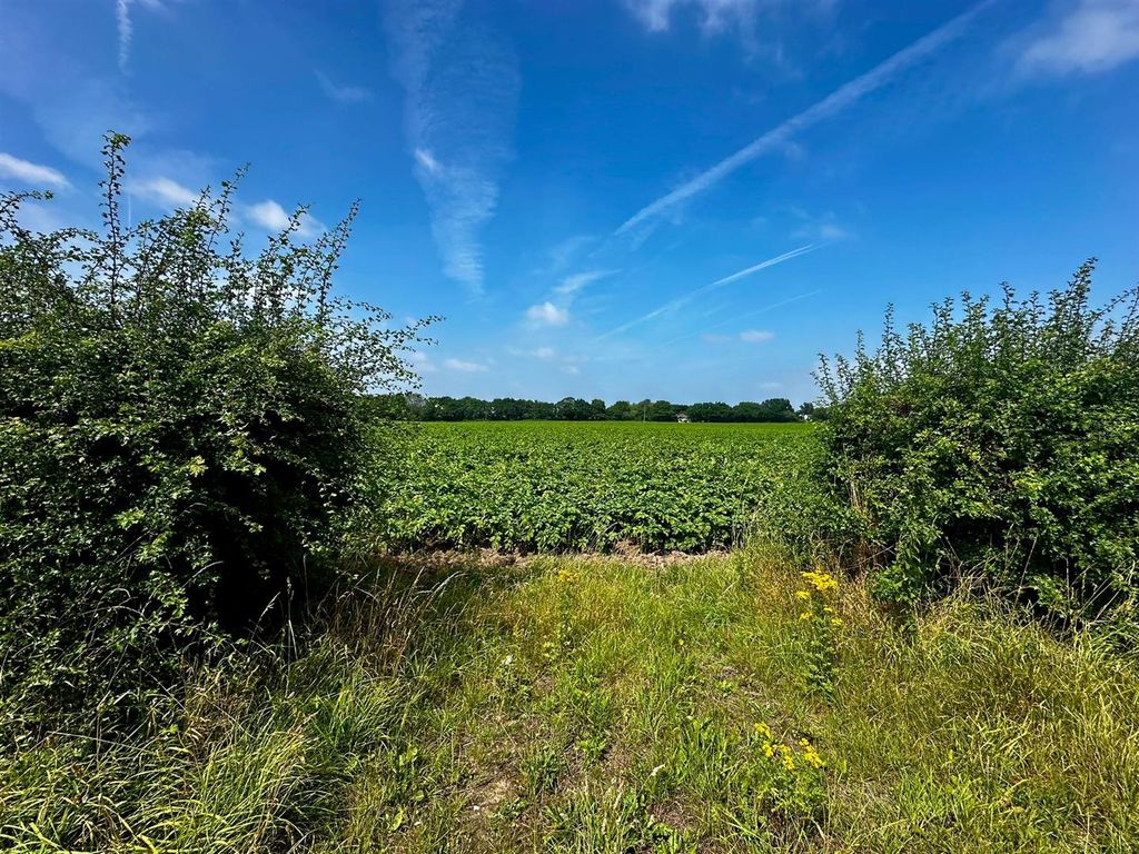 Property photo 1 of 3