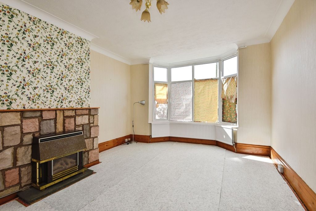Property photo 3 of 17 Photo