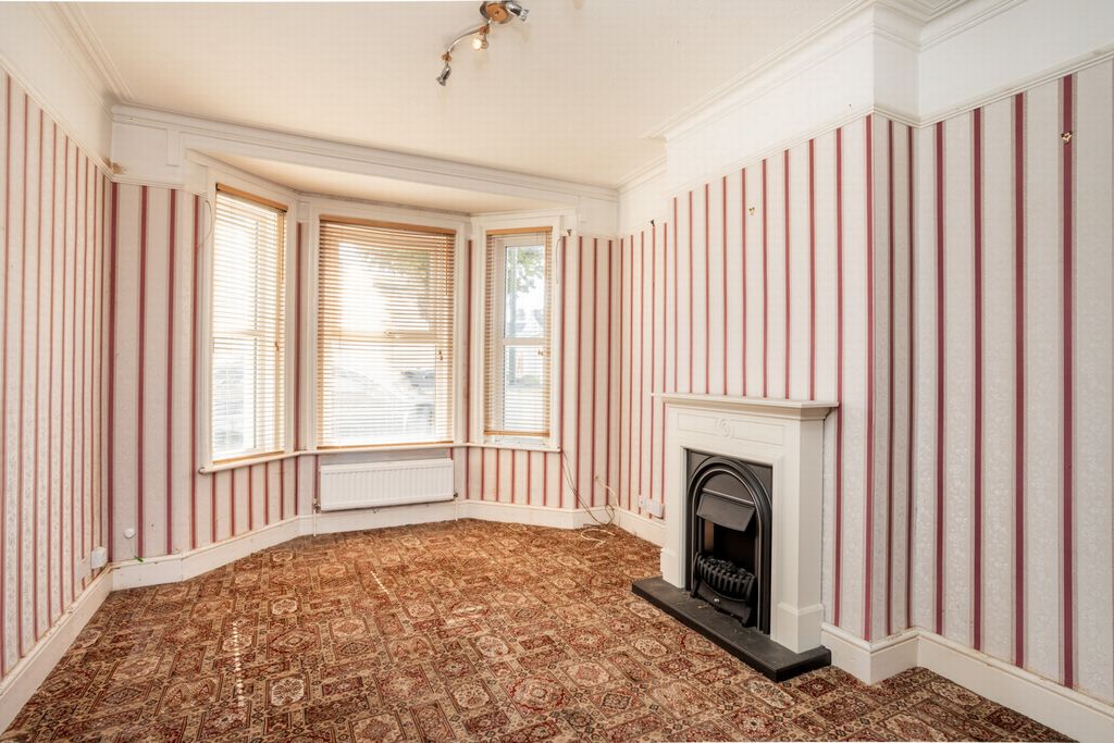 Property photo 2 of 12 Sitting Room
