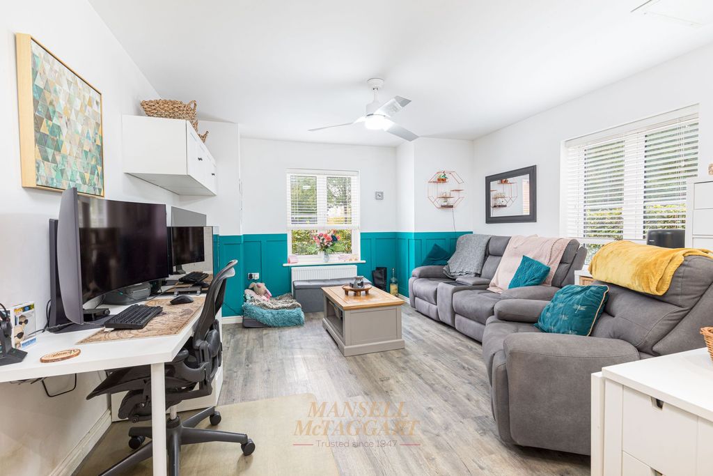 Property photo 3 of 15