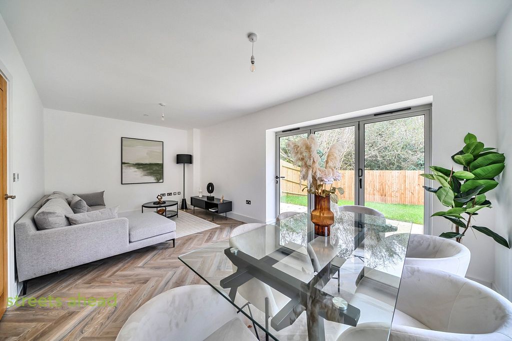 Property photo 2 of 21 25B37c0E-E388-487...