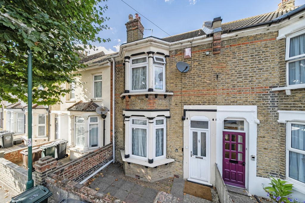 Property photo 1 of 20 External