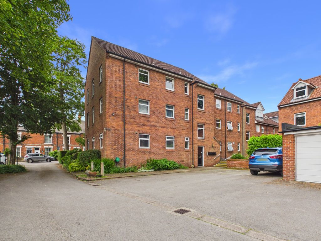 Property photo 1 of 17 5240410