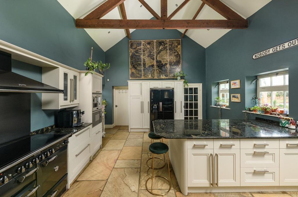 Property photo 3 of 22