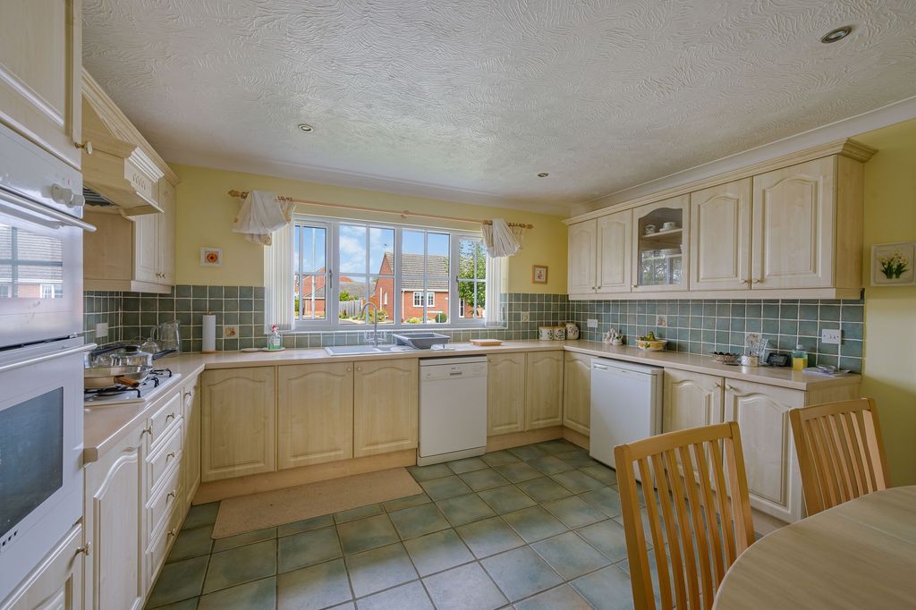 Property photo 3 of 24