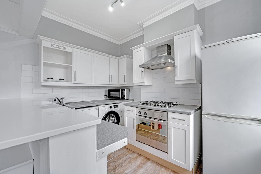 Property photo 2 of 15 Kitchen