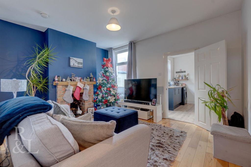 Property photo 3 of 13 Burton Road (3).Jpg