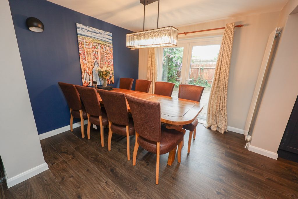 Property photo 3 of 31 4177594
