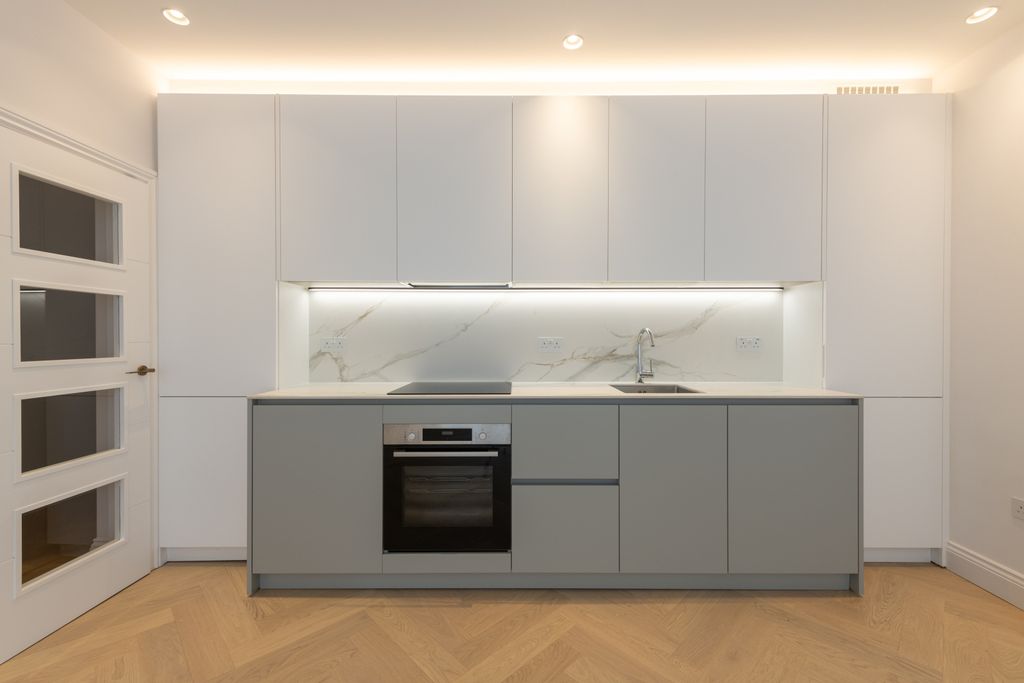 Property photo 2 of 19 Picture No. 14