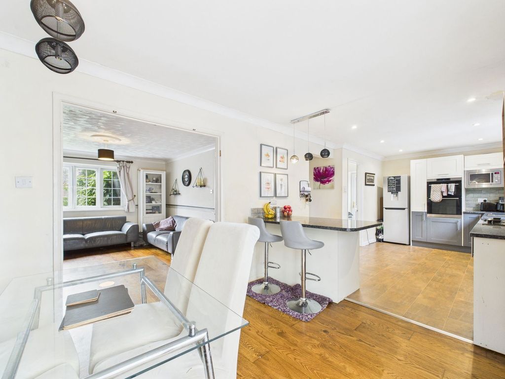 Property photo 2 of 26