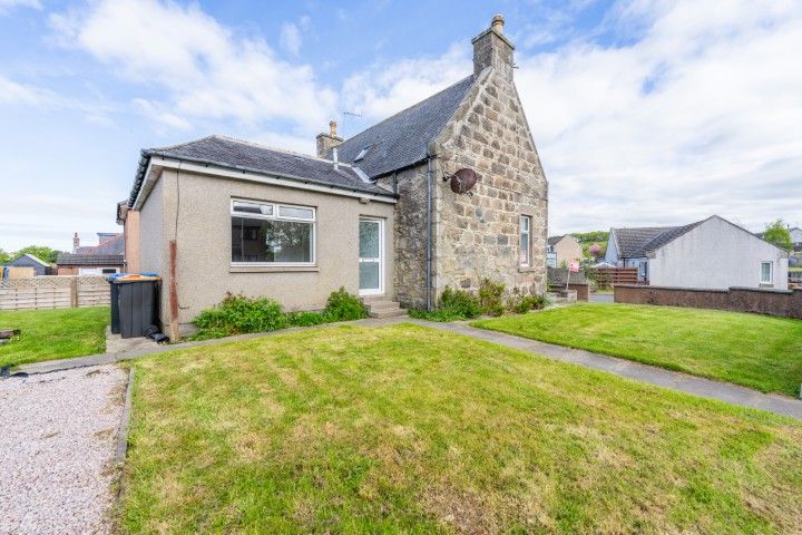 Property photo 2 of 27