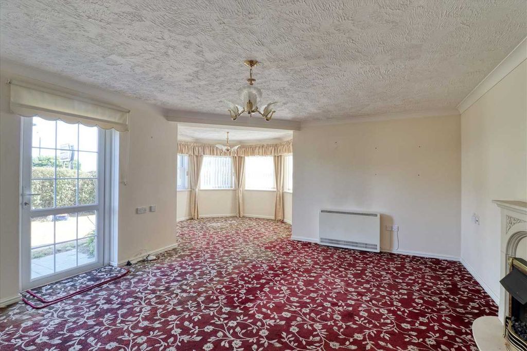 Property photo 2 of 9