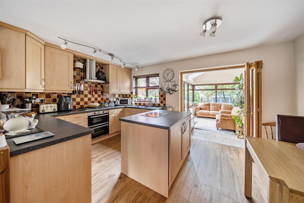 Property photo 1 of 20 1360193-14-68Df98cd94B14.Jpg