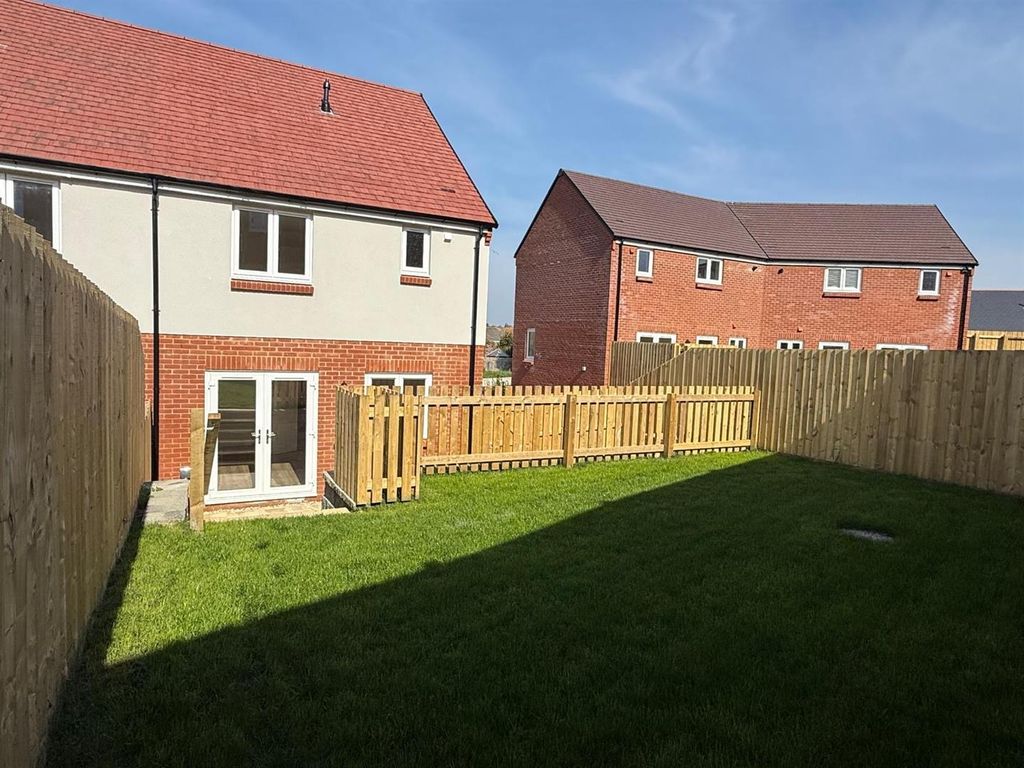 Property photo 2 of 13 Plot 449 Rear.Jpeg