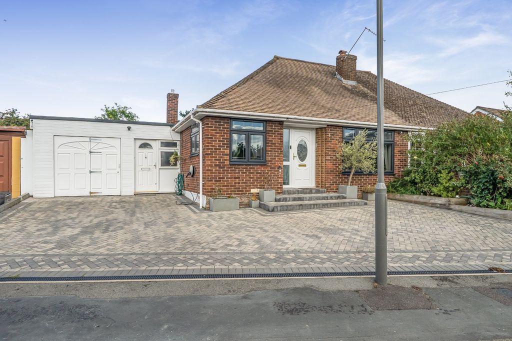 Property photo 1 of 18 External