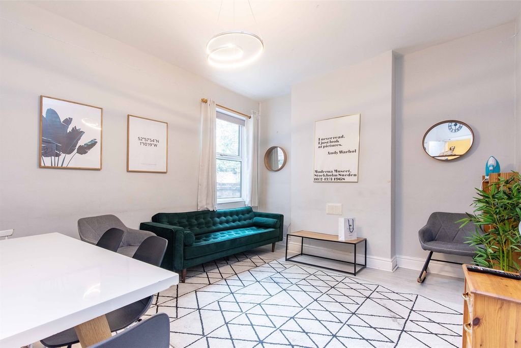 Property photo 1 of 17 (Main)