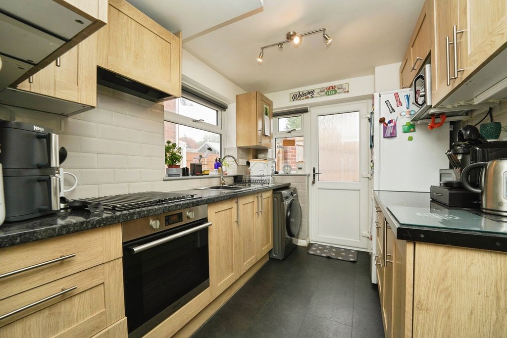 Property photo 2 of 17 Kitchen