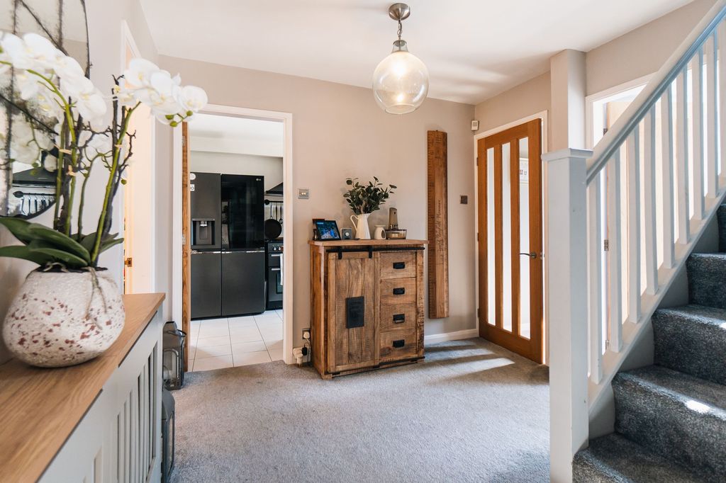 Property photo 2 of 49