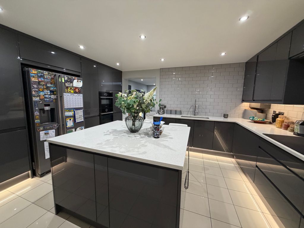 Property photo 3 of 25 Img_2277