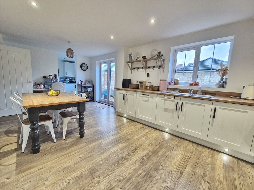 Property photo 2 of 14 Picture No. 05