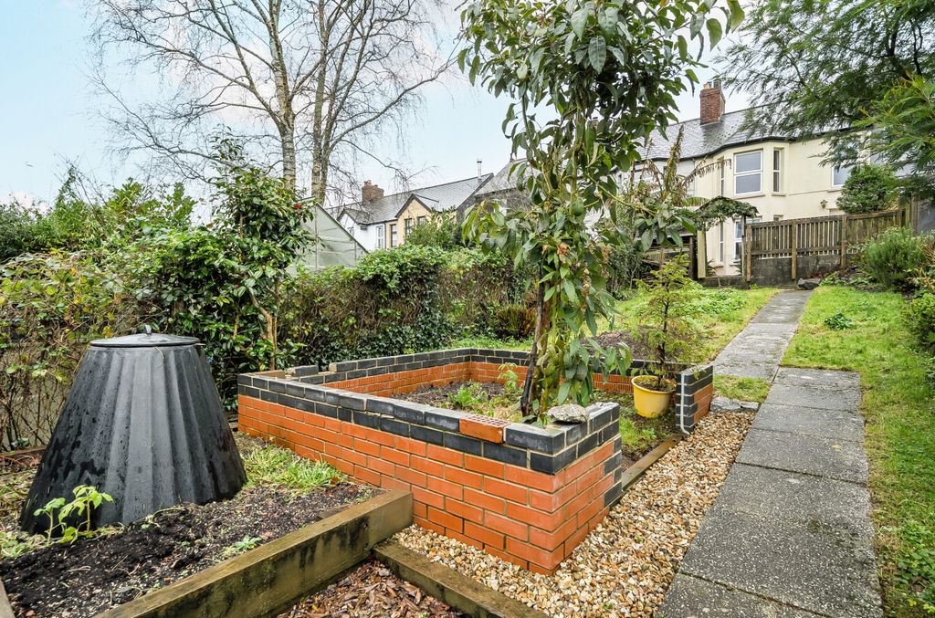 Property photo 2 of 13 1387288-18-6936c4...