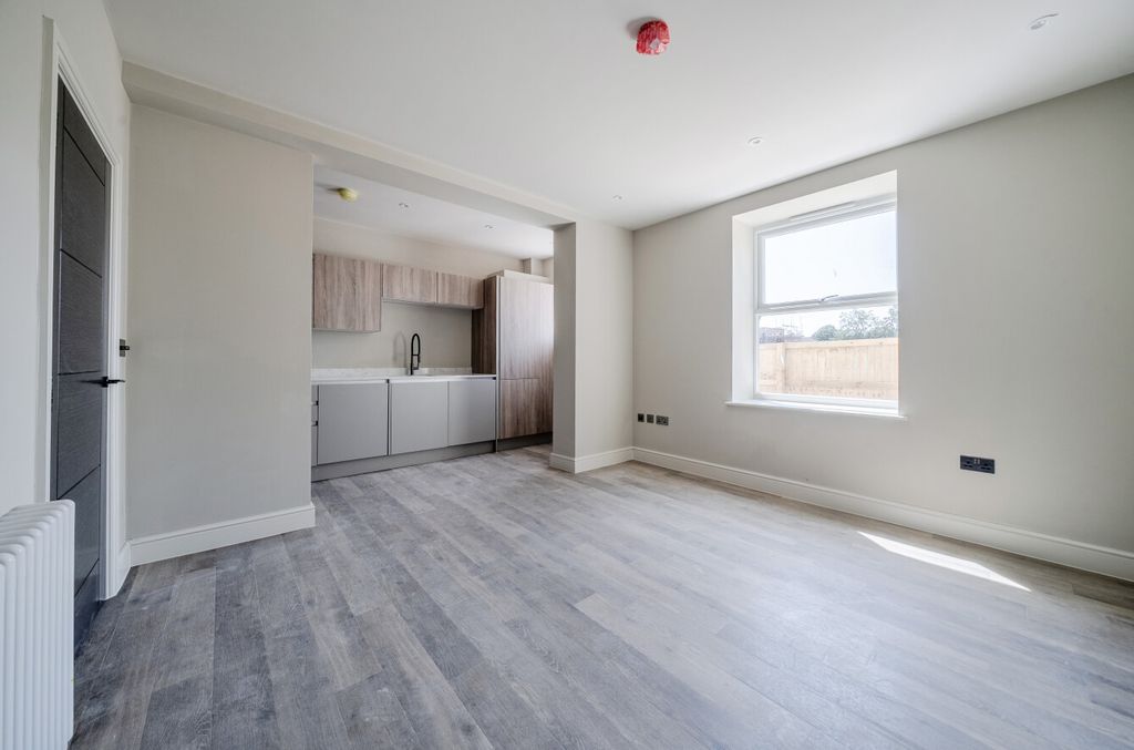 Property photo 2 of 10 1494168-1-6A5620c...