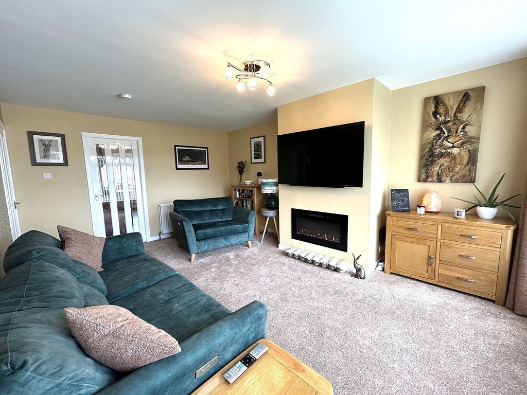 Property photo 2 of 14 Lounge