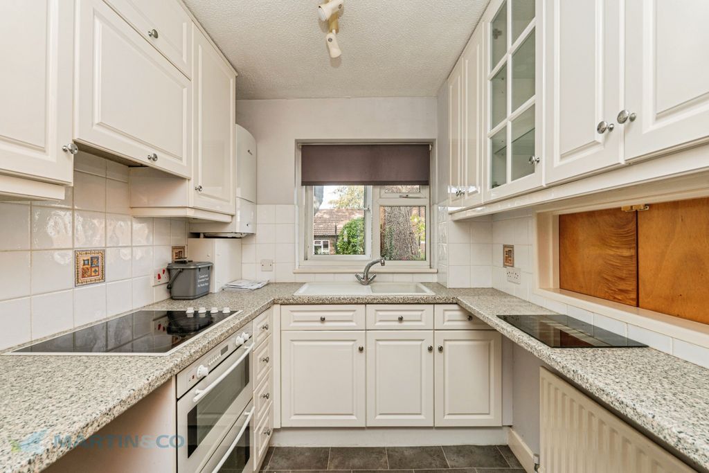 Property photo 2 of 8 Kitchen