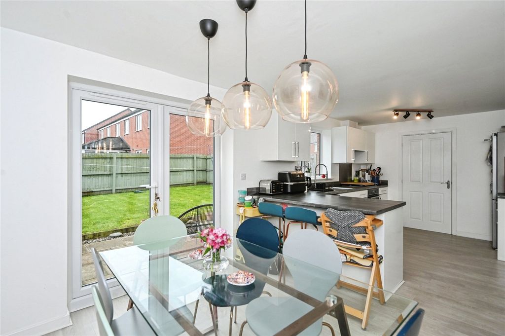 Property photo 3 of 22 Picture No. 20