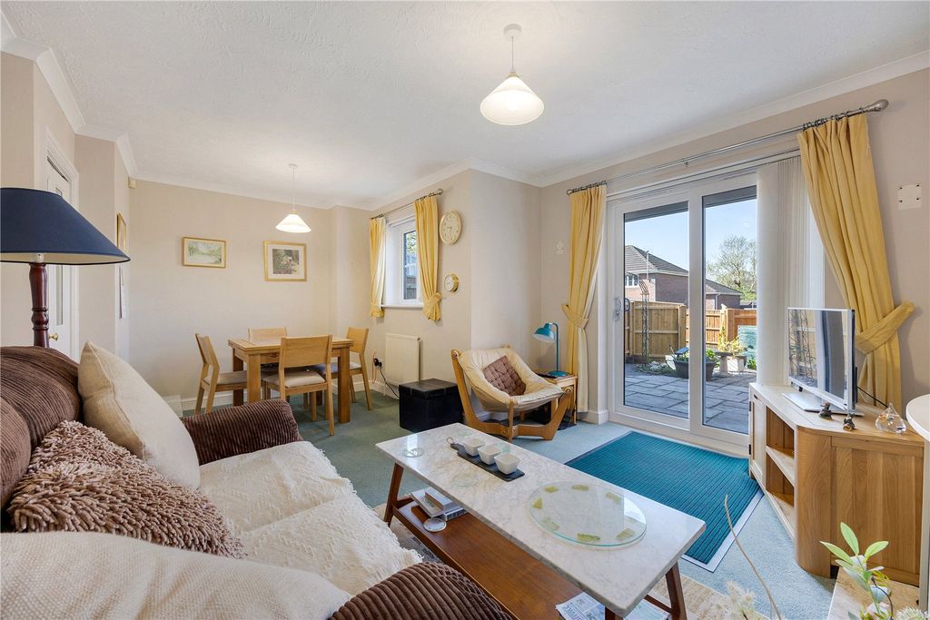 Property photo 2 of 19 Picture No. 23